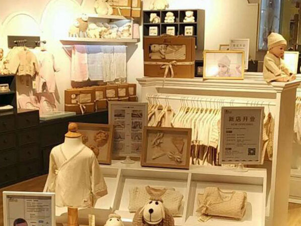 尚芭蒂婴童装店铺展示