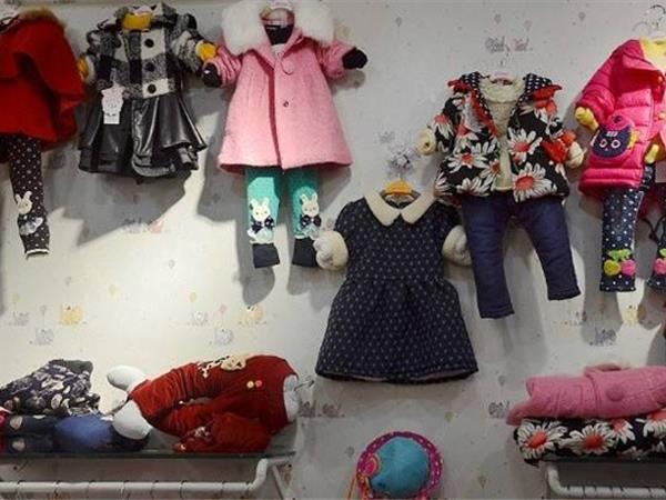 欧妮时尚童装店铺展示
