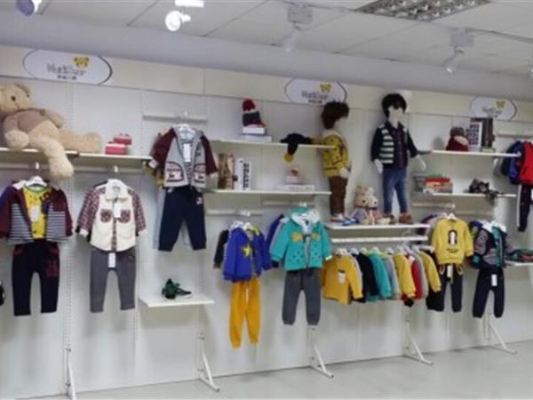 奈迪贝熊时尚童装店铺展示
