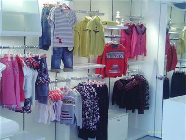 莱迪尚青少年装店铺展示