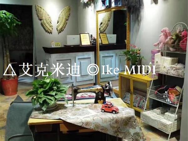 艾克米迪青少年装店铺展示