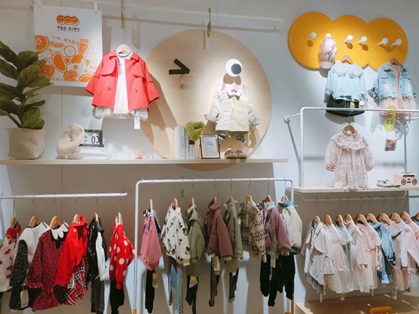 田果果青少年装店铺展示