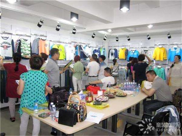 动力宝青少年装店铺展示