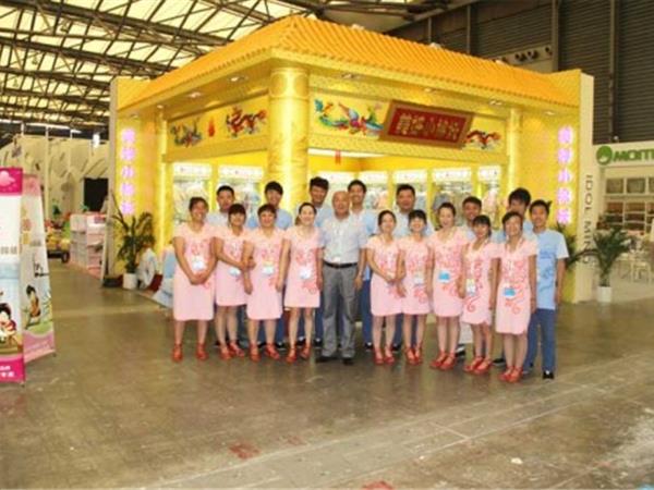 美好小棉袄婴童装店铺展示