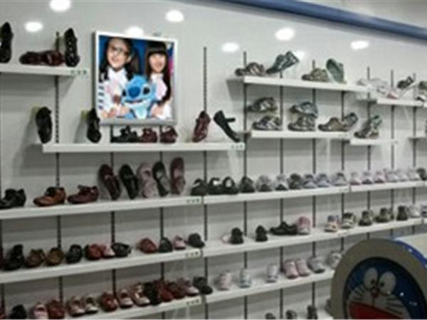 卡通宝贝童鞋店铺展示