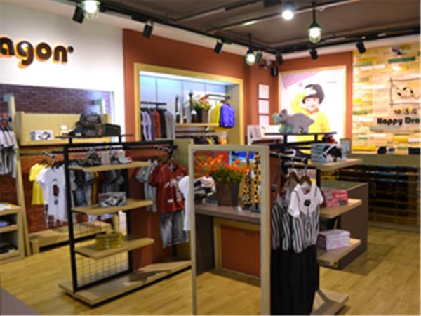 快活龙时尚童装店铺展示