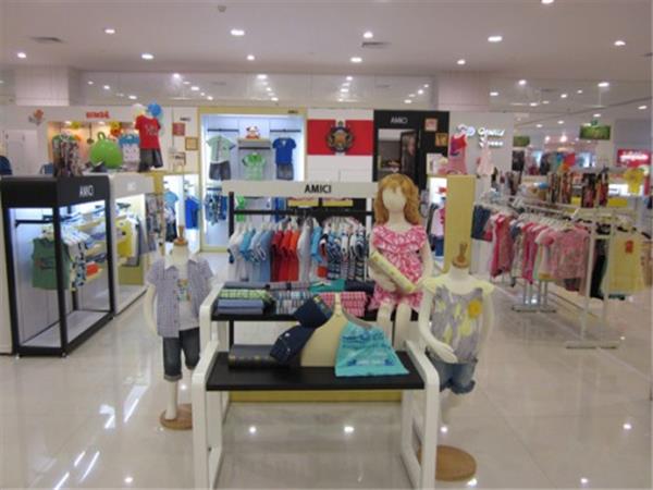 埃米希时尚童装店铺展示