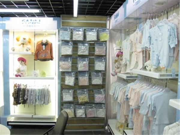凡爱宝贝婴童装店铺展示