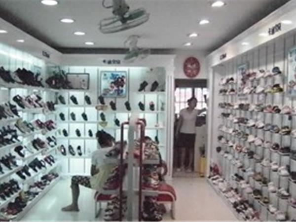 卡通宝贝童鞋店铺展示