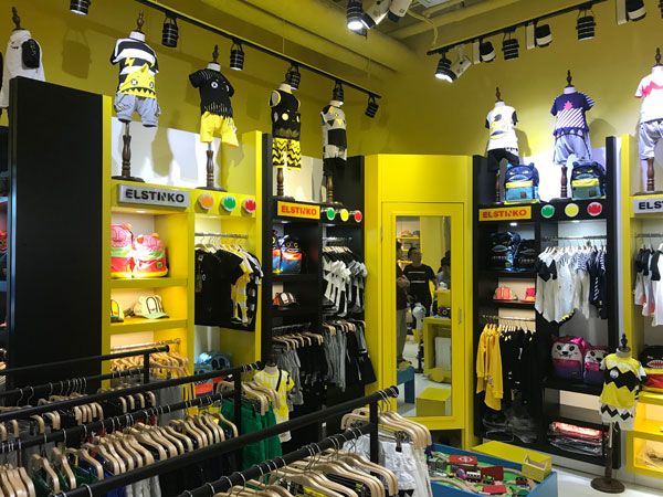 ELSTINKO时尚童装店铺展示