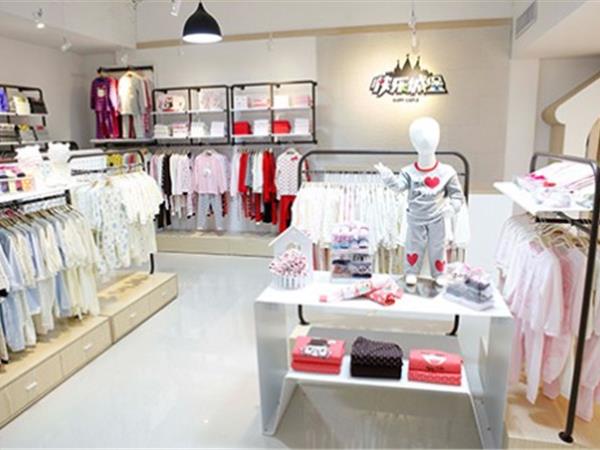 快乐城堡时尚童装店铺展示