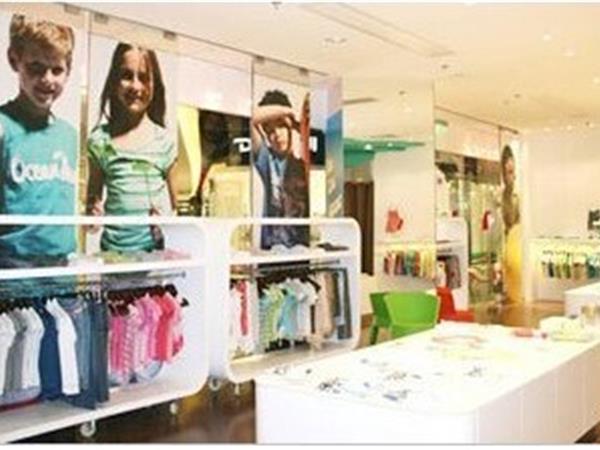 Leap时尚童装店铺展示