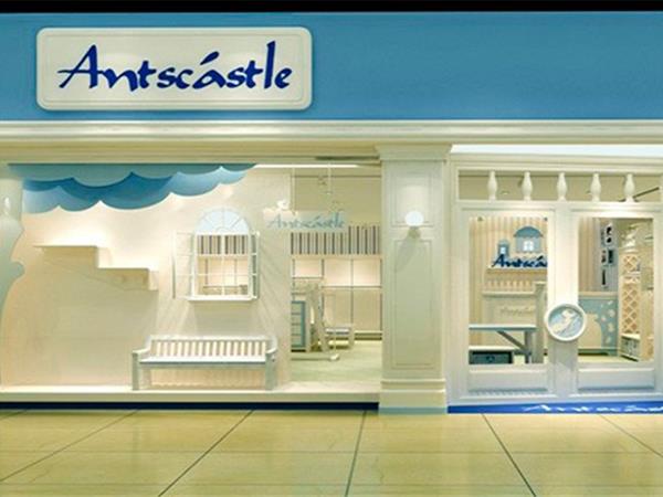 蓝蚁迪堡时尚童装店铺展示