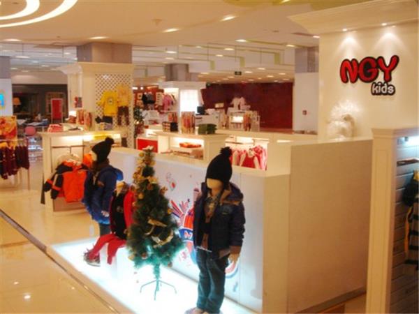 NGY时尚童装店铺展示