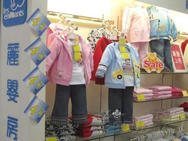 丽婴房婴童装店铺展示
