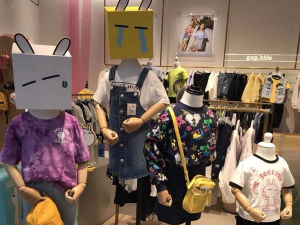 gxg婴童装店铺展示