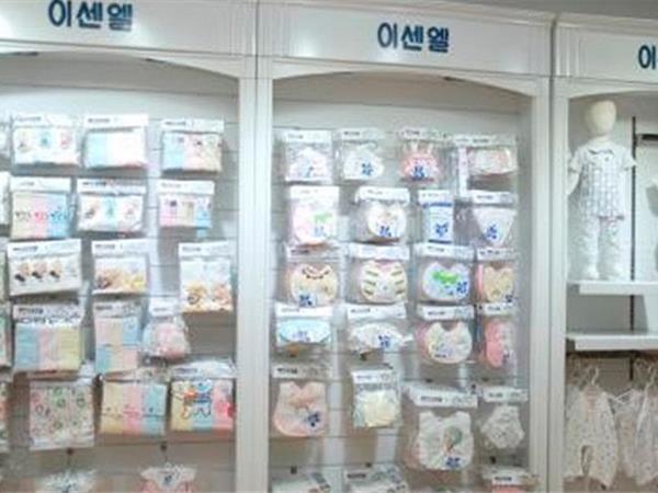 伊善儿婴童装店铺展示