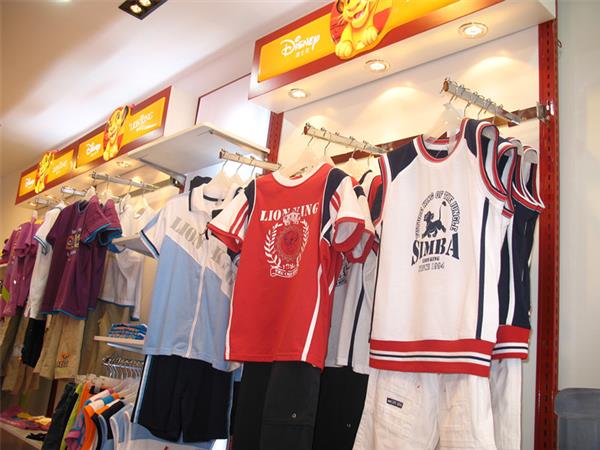 狮子王青少年装店铺展示
