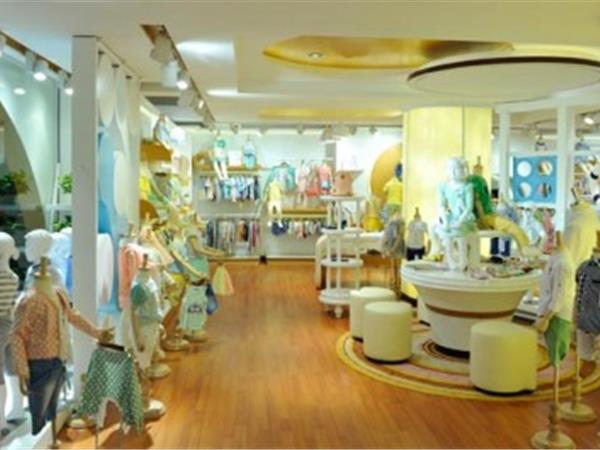 比比安时尚童装店铺展示