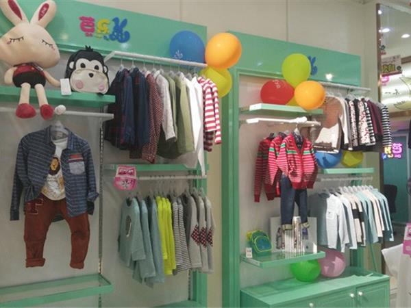芭乐兔时尚童装店铺展示