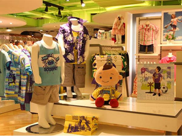 水孩儿青少年装店铺展示