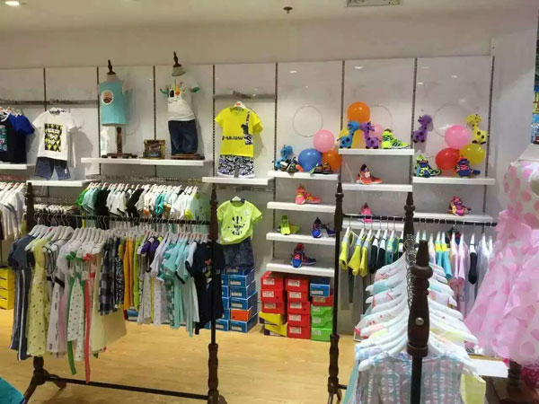 班吉鹿青少年装店铺展示