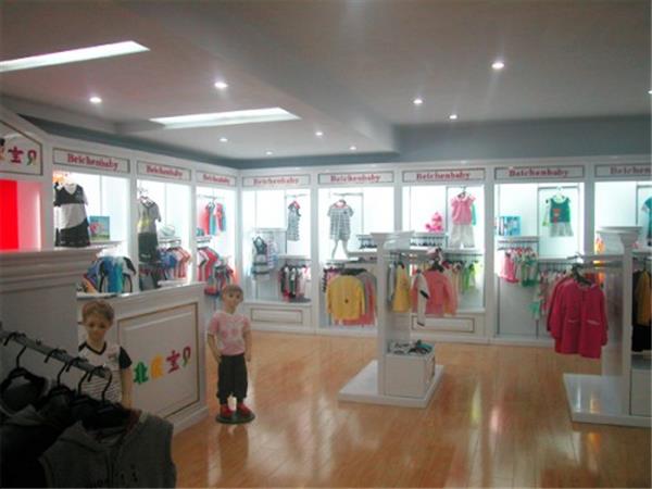 北辰宝贝时尚童装店铺展示