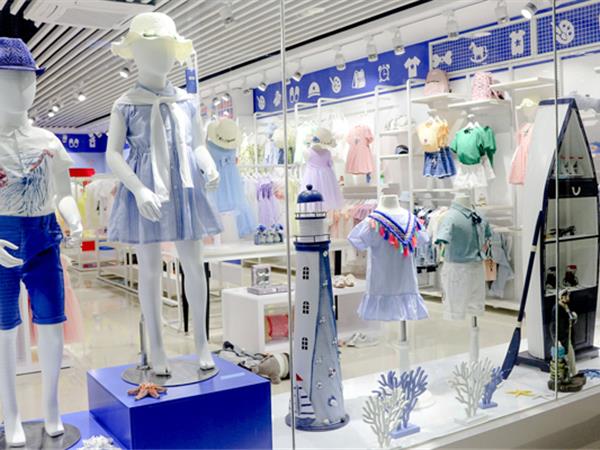 米奇城堡时尚童装店铺展示