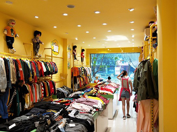 奇妙城堡青少年装店铺展示