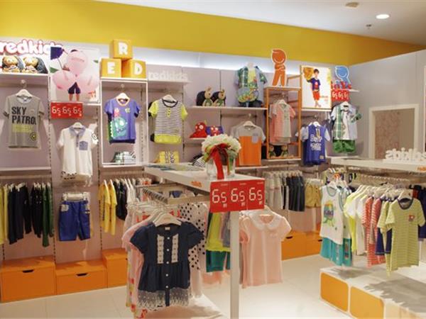 囧小孩青少年装店铺展示