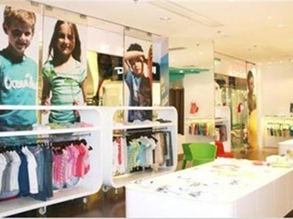 Leap时尚童装店铺展示