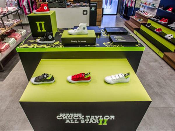 converse（匡威）青少年装店铺展示