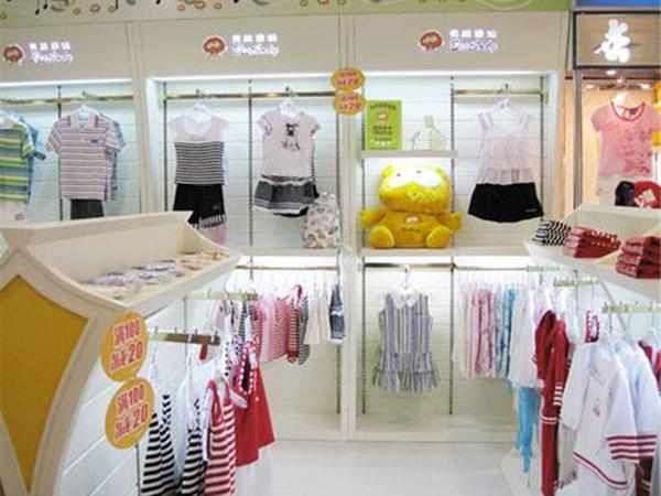 贝丝堡迪时尚童装店铺展示