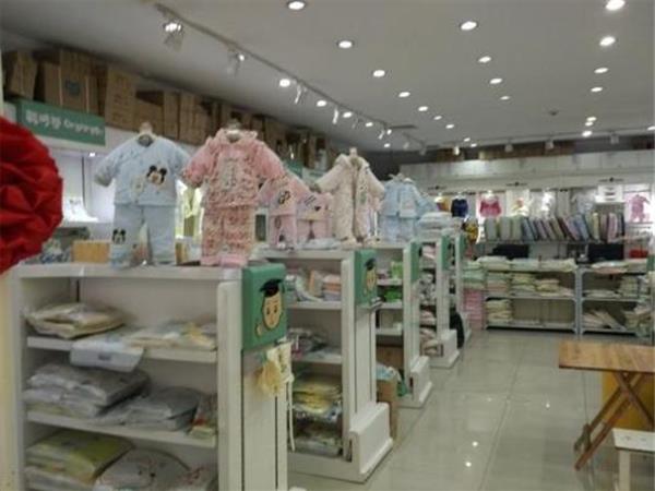 婴尚婴童装店铺展示