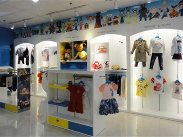 天熹乐园时尚童装店铺展示