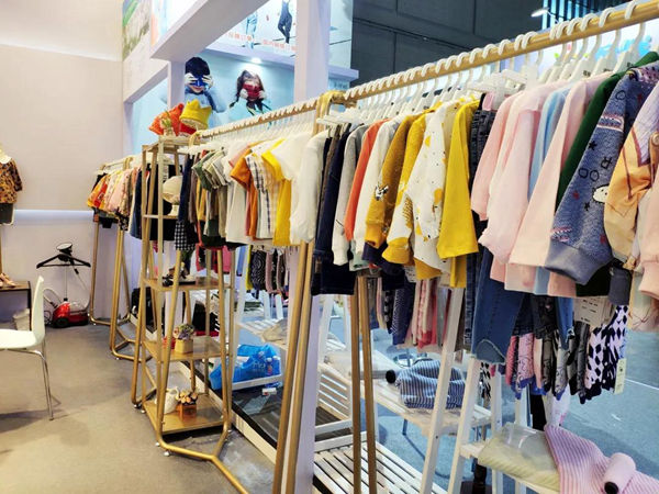 樱桃贝贝婴童装店铺展示