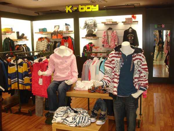 今童王时尚童装店铺展示