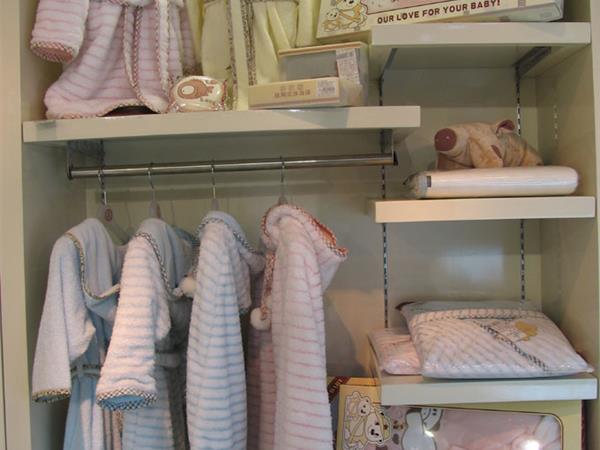 小冰熊婴童装店铺展示
