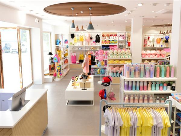 唛吉乐时尚童装店铺展示