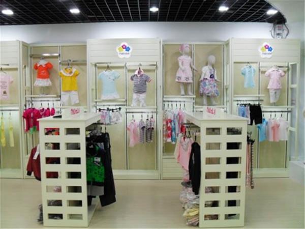 美孩子青少年装店铺展示