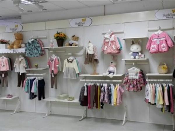 奈迪贝熊时尚童装店铺展示