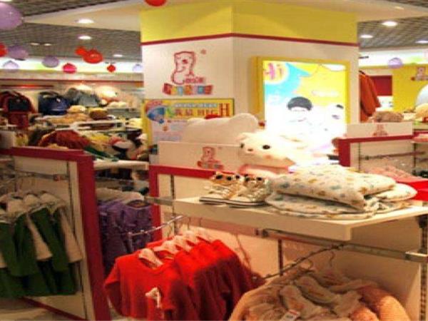 快乐熊时尚童装店铺展示