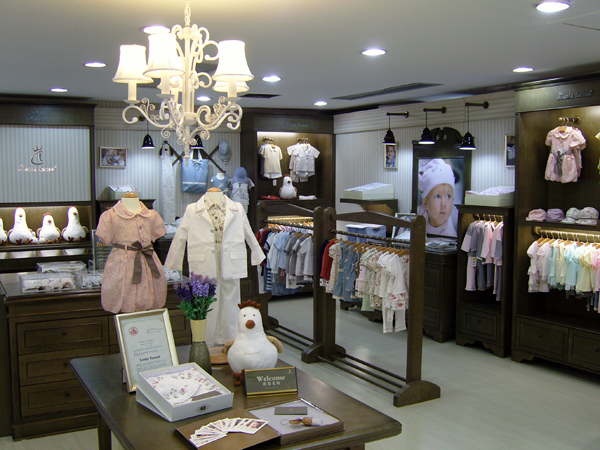 路易·迪高婴童装店铺展示