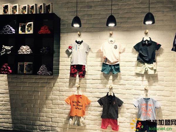 maya's时尚童装店铺展示