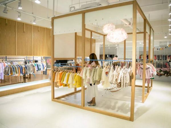 洛小米青少年装店铺展示