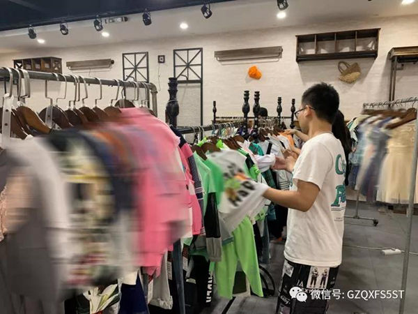 5ST时尚童装店铺展示