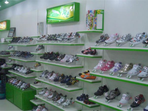 卡西龙童鞋店铺展示