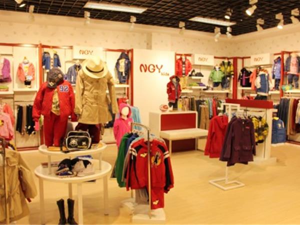 NGY时尚童装店铺展示