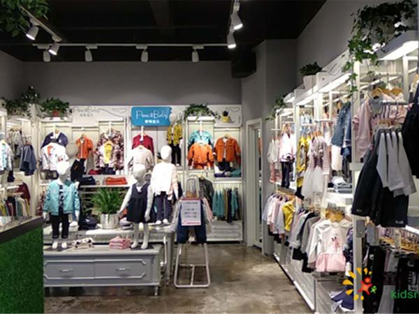 铅笔俱乐部青少年装店铺展示