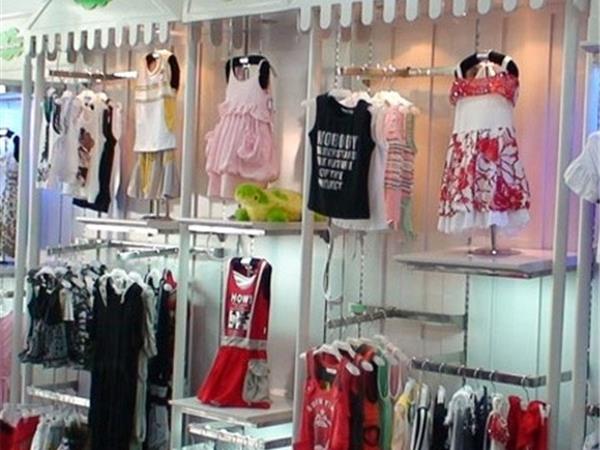 拉童木时尚童装店铺展示